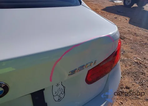 2013 BMW 320I xDrive z USA, uszkodzony, nr VIN WBA3C3C56DF983053